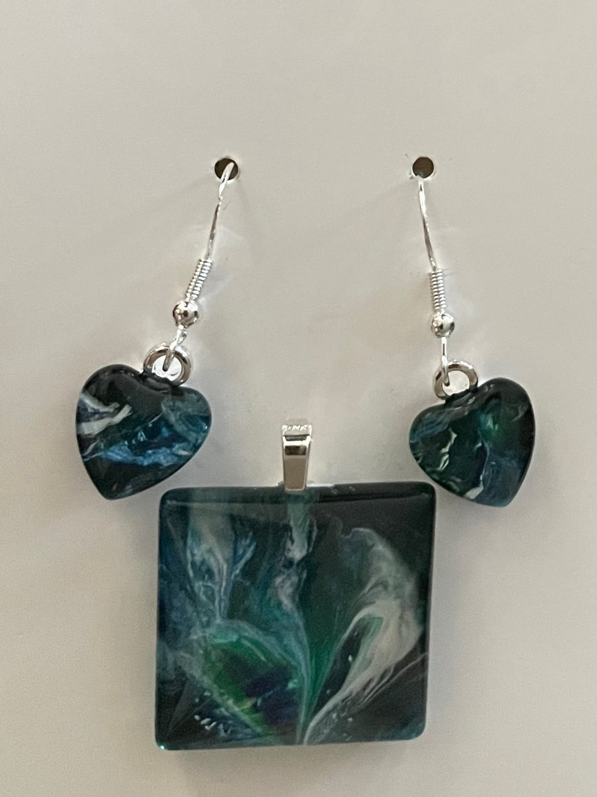 Tranquility (blue, green) Earrings/Pendant Set TR160