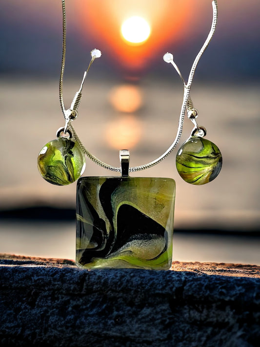 Spring Fever Green Collection Earrings/Pendant Set SF107