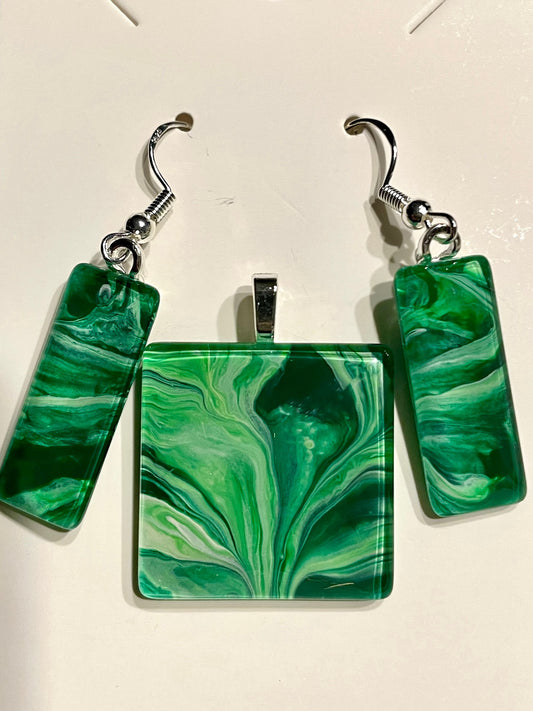 Shamrock Green Earrings/Pendant Set SG135