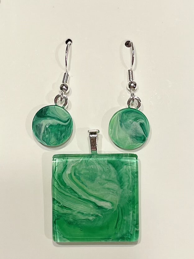 Shamrock Green Earrings/Pendant Set SG101