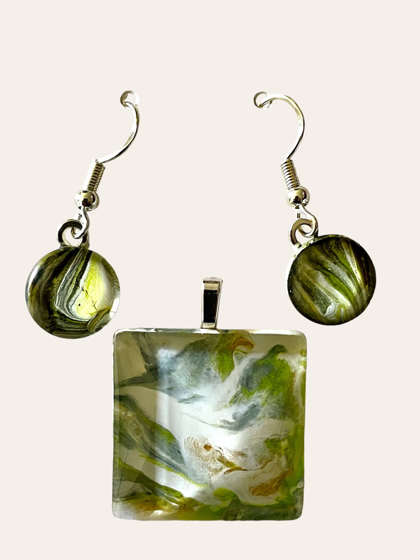 Spring Fever Green Earrings/Pendant Set SF106