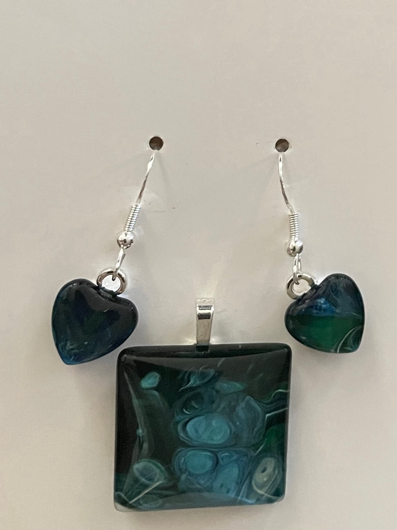 Tranquility (blue, green) Earrings/Pendant Set TR158