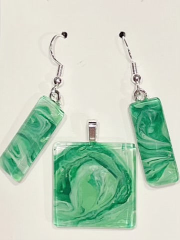 Shamrock Green Earrings/Pendant Set SG127