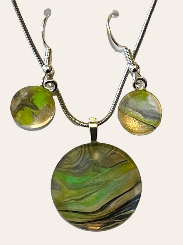 Spring Fever Green Earrings/Pendant Set SF102