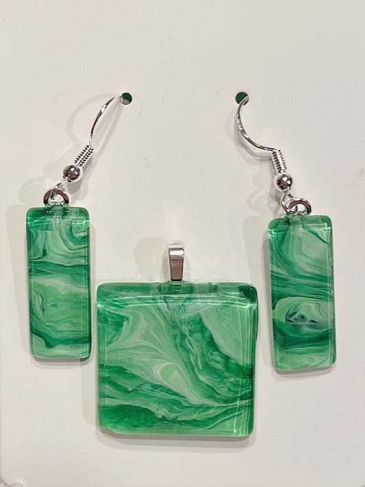 Shamrock Green Earrings/Pendant Set SG118