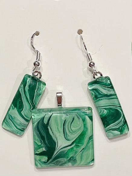 Shamrock Green Earrings/Pendant Set SG125