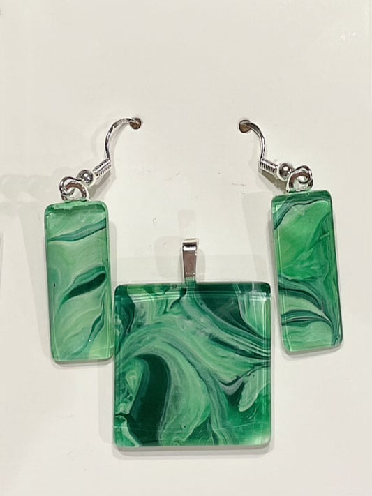 Shamrock Green Earrings/Pendant Set SG109