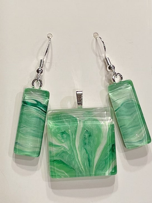 Shamrock Green Earrings/Pendant Set SG115