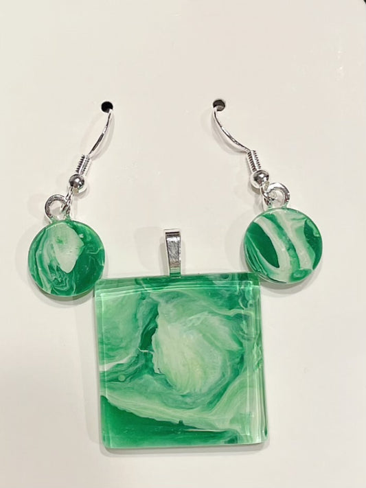 Shamrock Green Earrings/Pendant set SG104