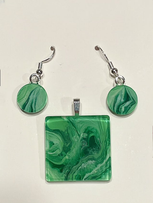 Shamrock Green Earrings/Pendant Set SG102