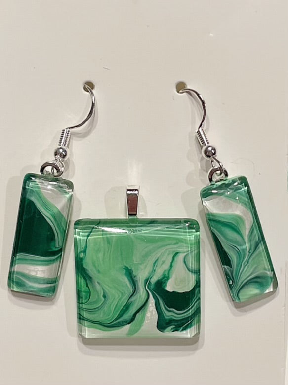 Shamrock Green Collection Earrings/Pendant Set SG117